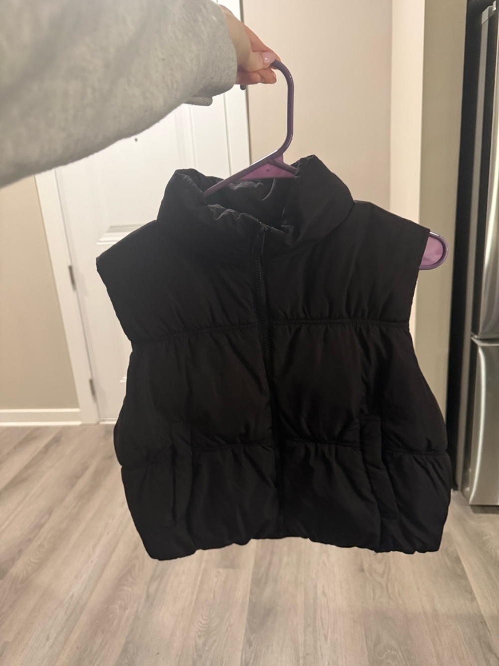 Black Cropped Puffer Vest - Sleeveless Quilted Jacket